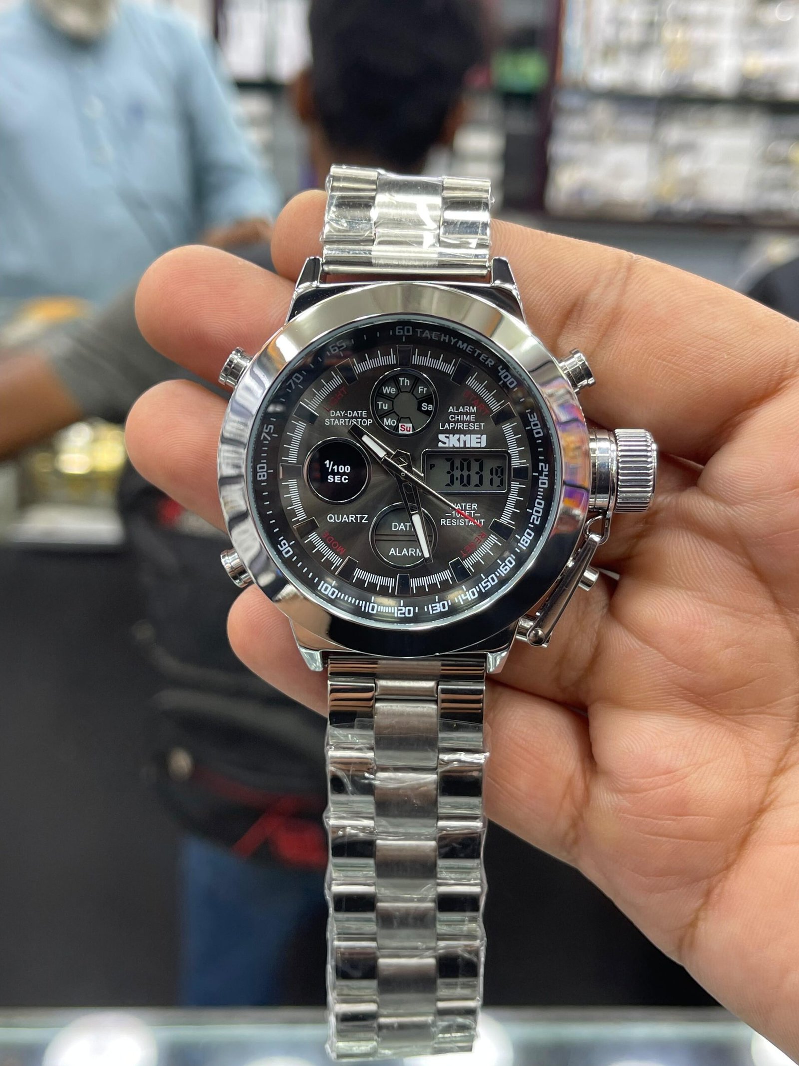 SKMEI 1515 Analog-Digital Watch – Silver Steel Bracelet & Tachymeter Hover Image